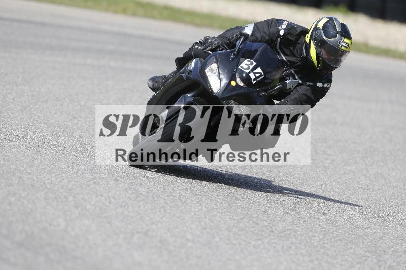 /Archiv-2025/09 22.04.2025 Cornu Master School ADR/rot-rouge/34